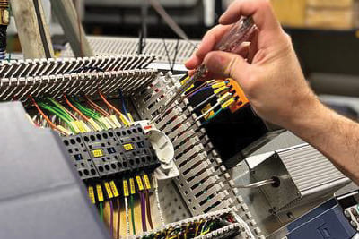 Двухбалочный козловой кран для промышленных грузоподъёмных работ на улице